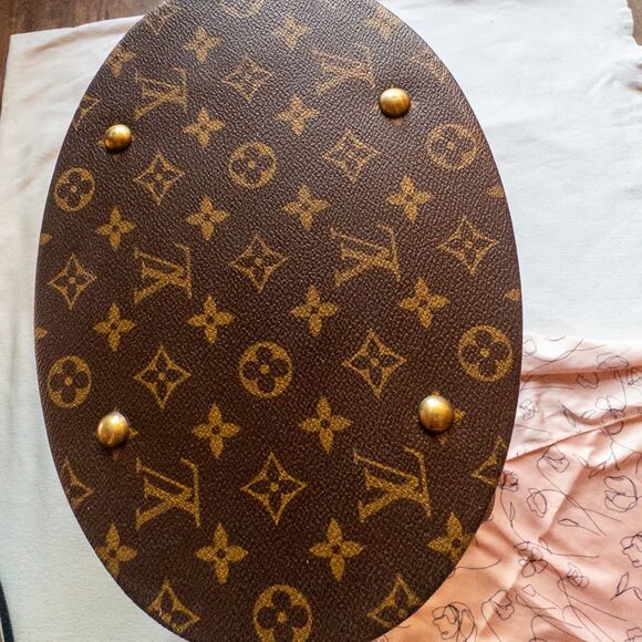 Louis Vuitton Monogram Bucket Bag GM - Picture 3 of 10